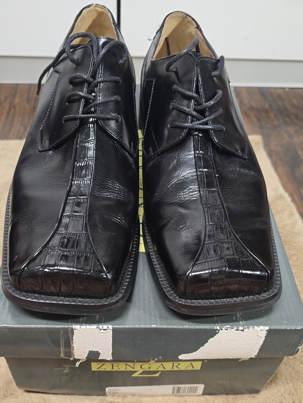 Men's Black Croc-Accent Lace-Up Derbys